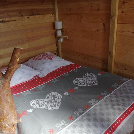 Patrice Et Chrstel Cabane En Bois Chatuzange-le-Goubet Экстерьер фото